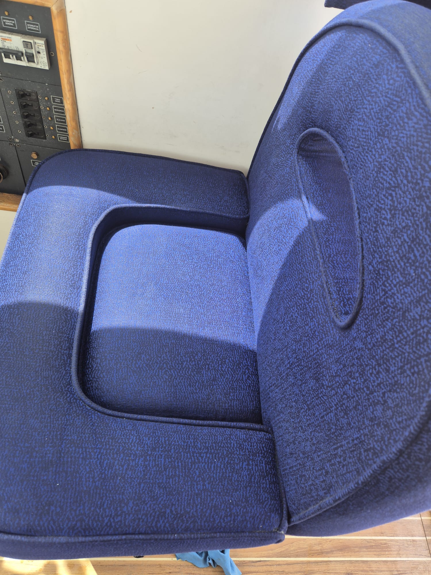 Cuscino nautico blu con aloni e polvere prima
